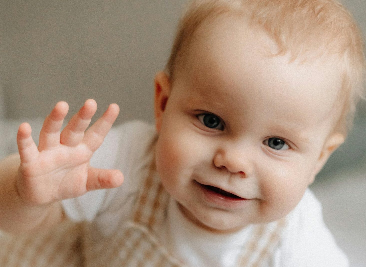 Πώς να βοηθήσετε το μωρό σας να μάθει τα ονόματα της οικογένειας