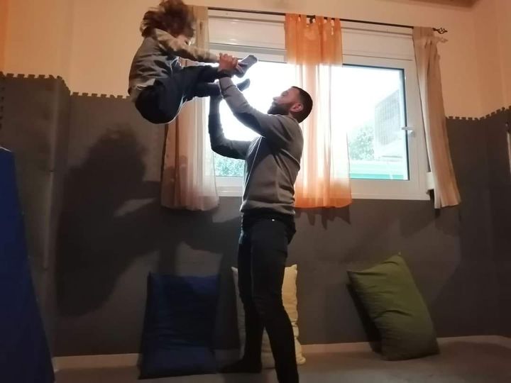 "Ο Παναγιώτης είπε 5 λέξεις όταν ήταν 15 μηνών. Για 3 μόνο μήνες. Και μετά δεν ξαναμίλησε ποτέ..."