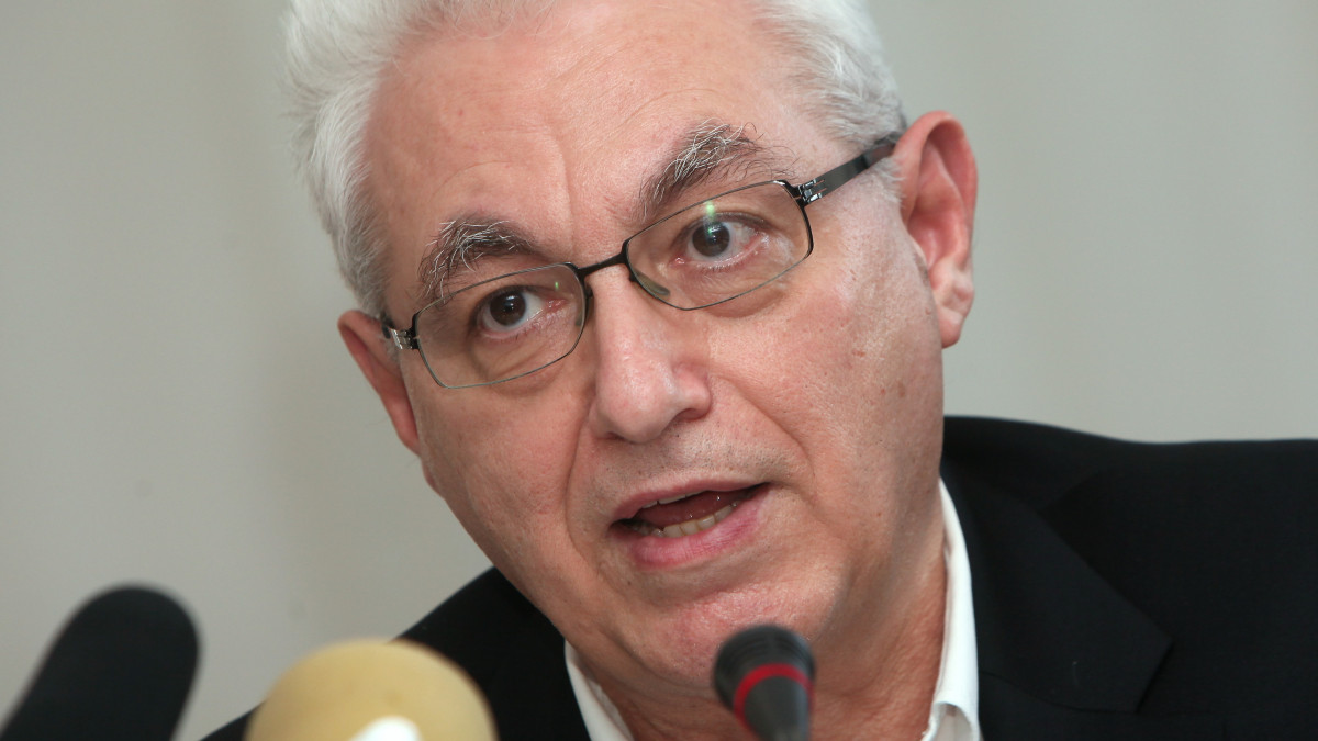 Είδηση σοκ: Απαγχονισμένος βρέθηκε ο Ιωάννης Καζάζης, πρόεδρος του Κέντρου Ελληνικής Γλώσσας