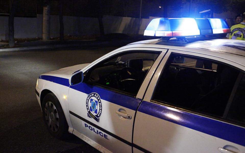 Ελασσόνα: 10 μηνών βρέφος βρέθηκε να μπουσουλάει ολομόναχο στη μέση του δρόμου