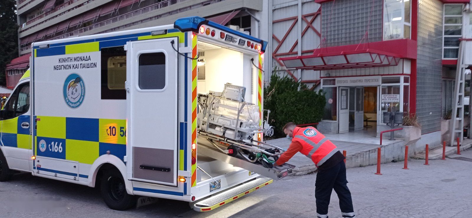 Διακομιδή βρέφους 40 ημερών από τη Θεσσαλονίκη στην Αθήνα - Πάσχει από συγγενή καρδιοπάθεια