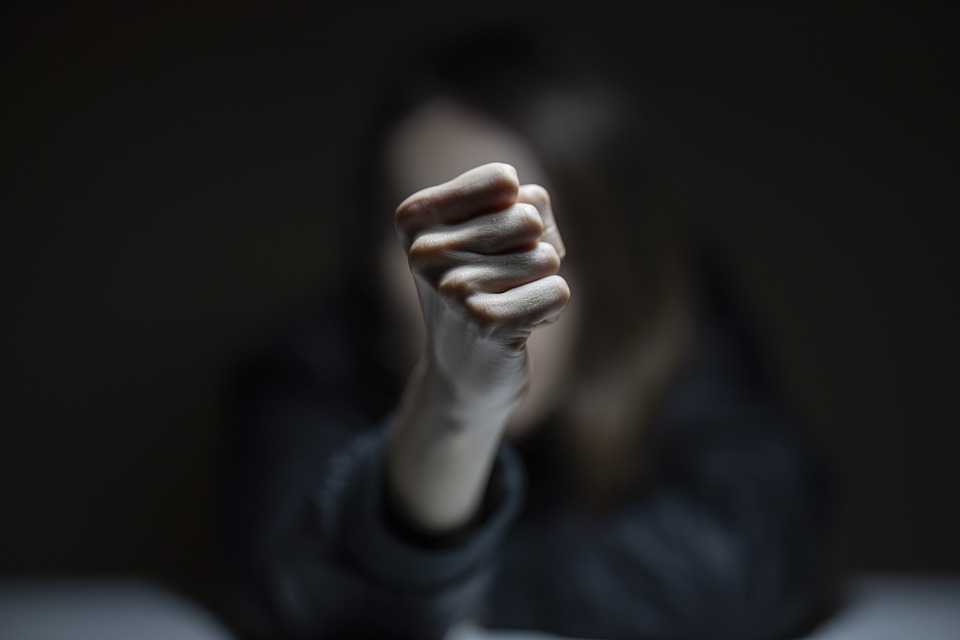 Πρώτα τον κούρεψαν, μετά τον ξυλοκόπησαν: Νέα στοιχεία για τον ξυλοδαρμό του μαθητή στον Βόλο