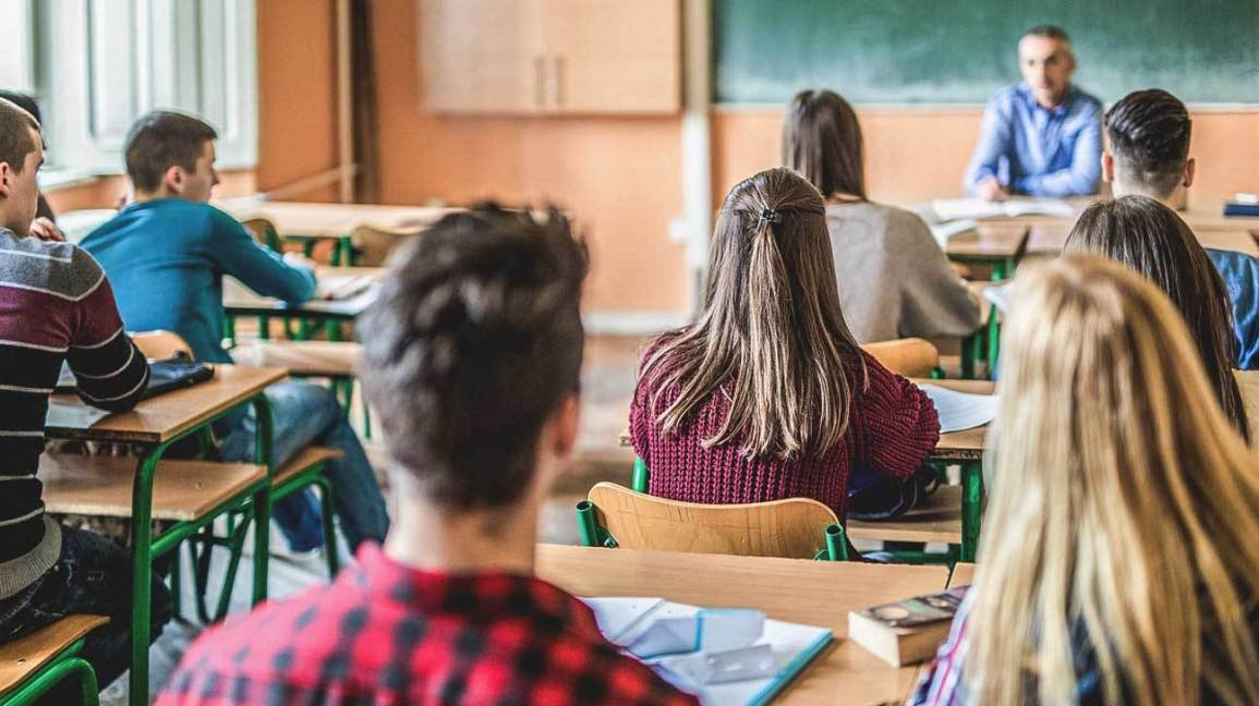 Μοσχάτο: Σοκάρουν οι αποκαλύψεις για τον 45χρονο καθηγητή που παρενόχλησε μαθήτρια - Δηλώσεις Ζ. Μακρή