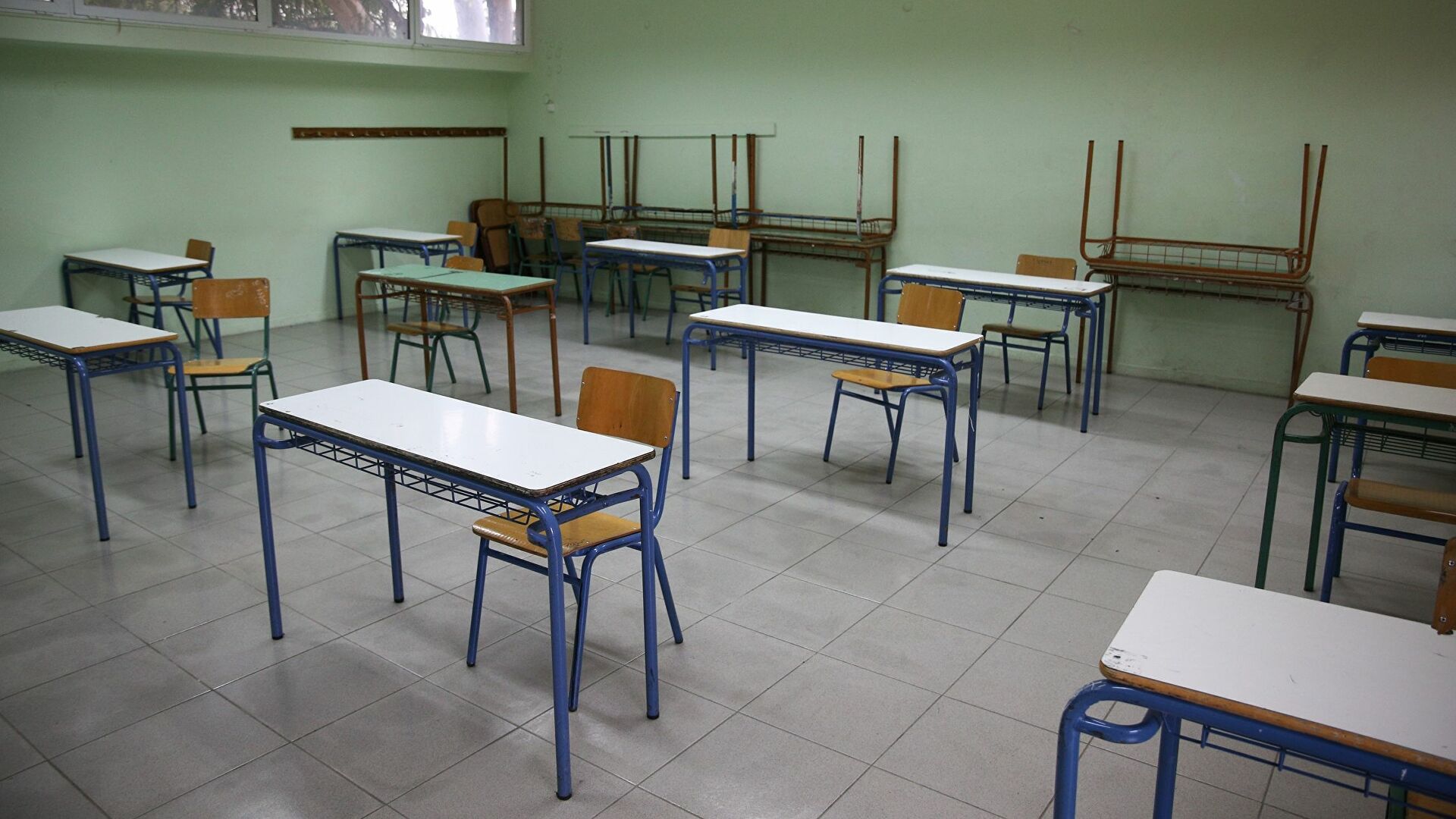 Έπεσε κομμάτι της οροφής και στο 7ο Δημοτικό Σχολείο Καισαριανής