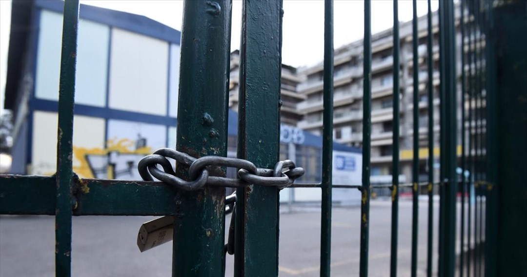 Άγριος ξυλοδαρμός μαθήτριας - Δέχθηκε επίθεση από κορίτσια στις σχολικές τουαλέτες