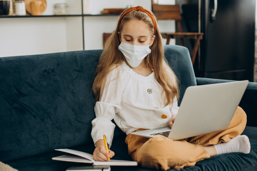 Τι θα γίνεται αν ένας μαθητής ή εκπαιδευτικός διαγνωσθούν θετικοί - Πότε θα γίνεται τηλεκπαίδευση