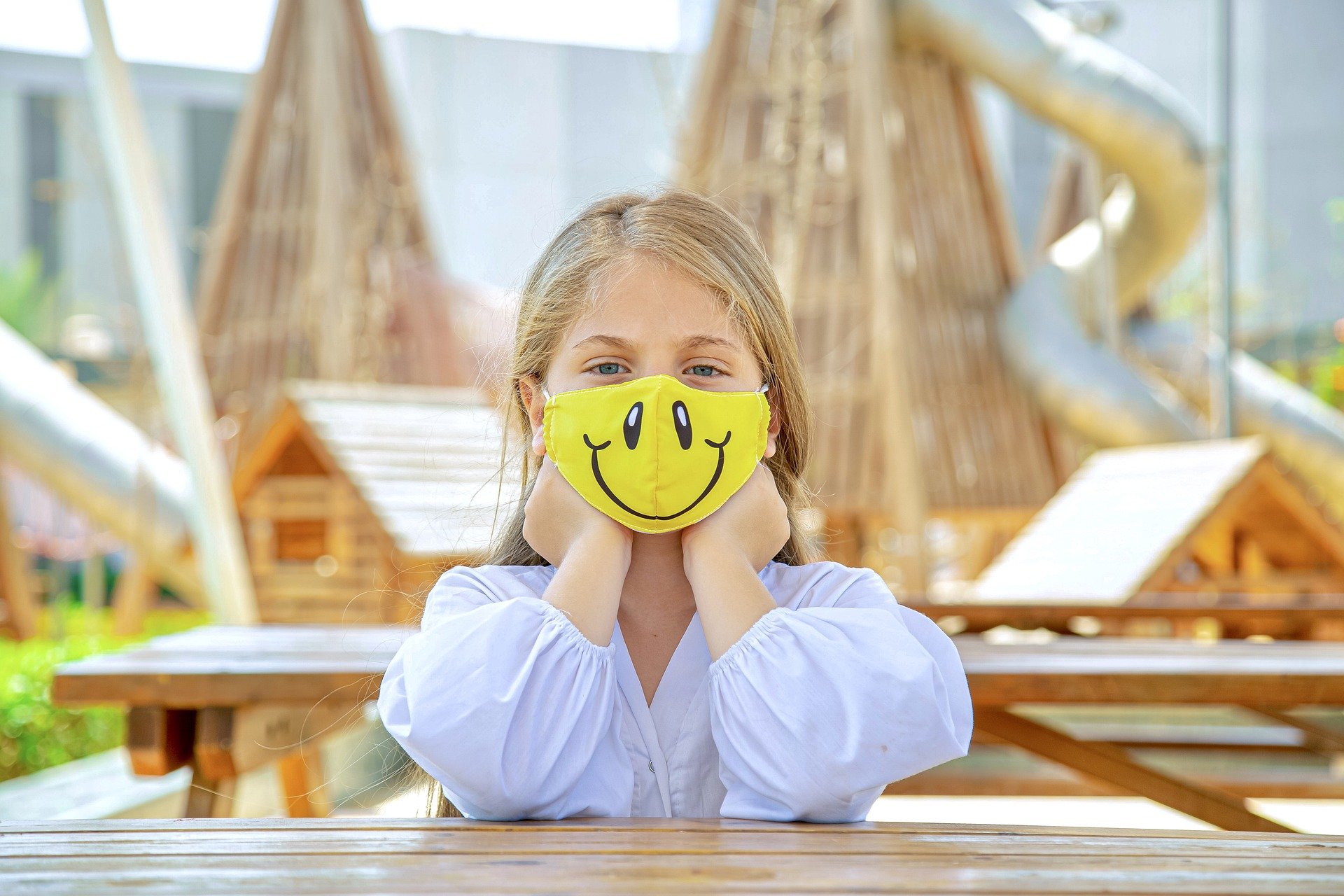 "Στα ύψη" τα κρούσματα σε παιδιά και εφήβους - Σταθερά πάνω από 40.000