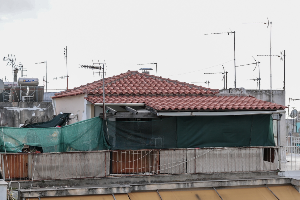 Κυψέλη: Έκρυβαν σε κασελάκι στη βεράντα τα οστά του μικρού παιδιού