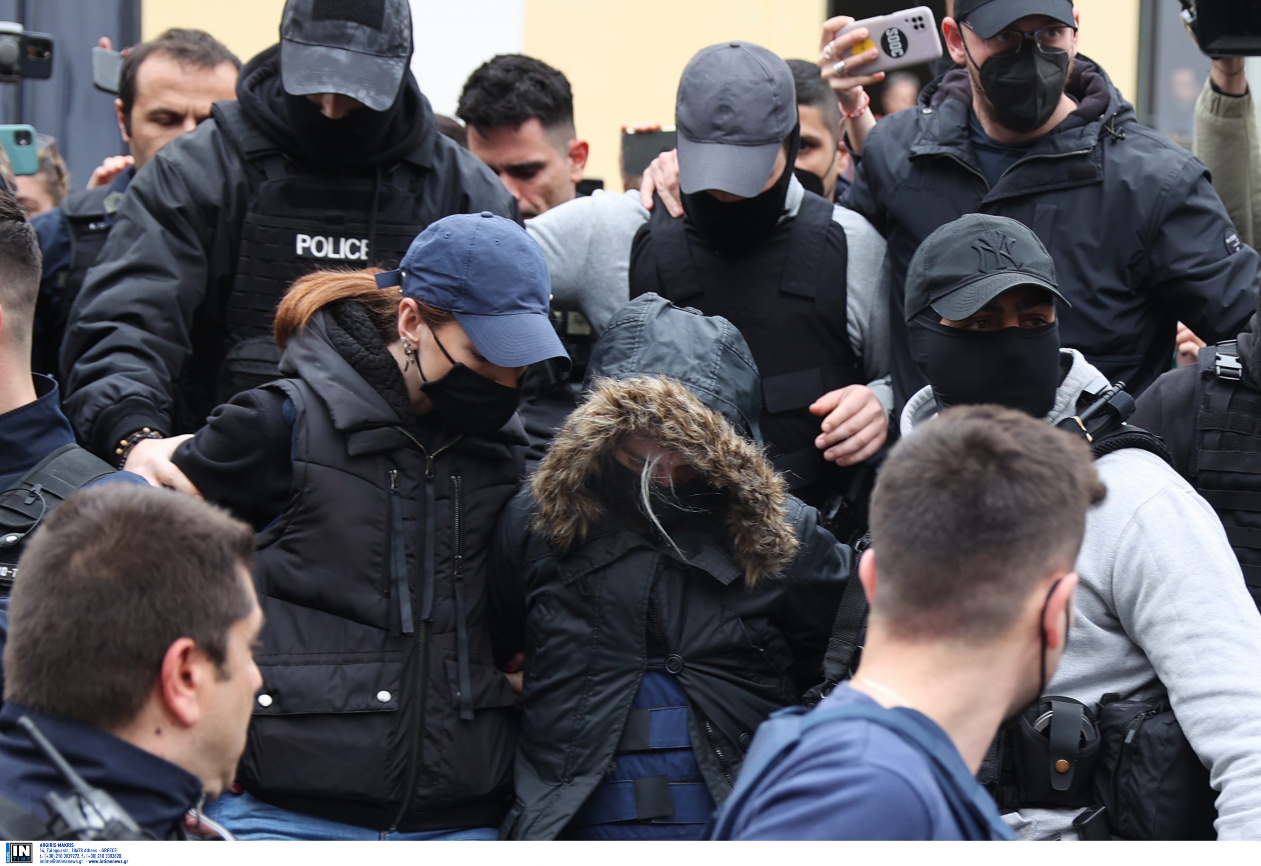 «Γκούγκλαρα να δω τι είναι η κεταμίνη»: Όλος ο διάλογος της Ρούλας με τους αστυνομικούς