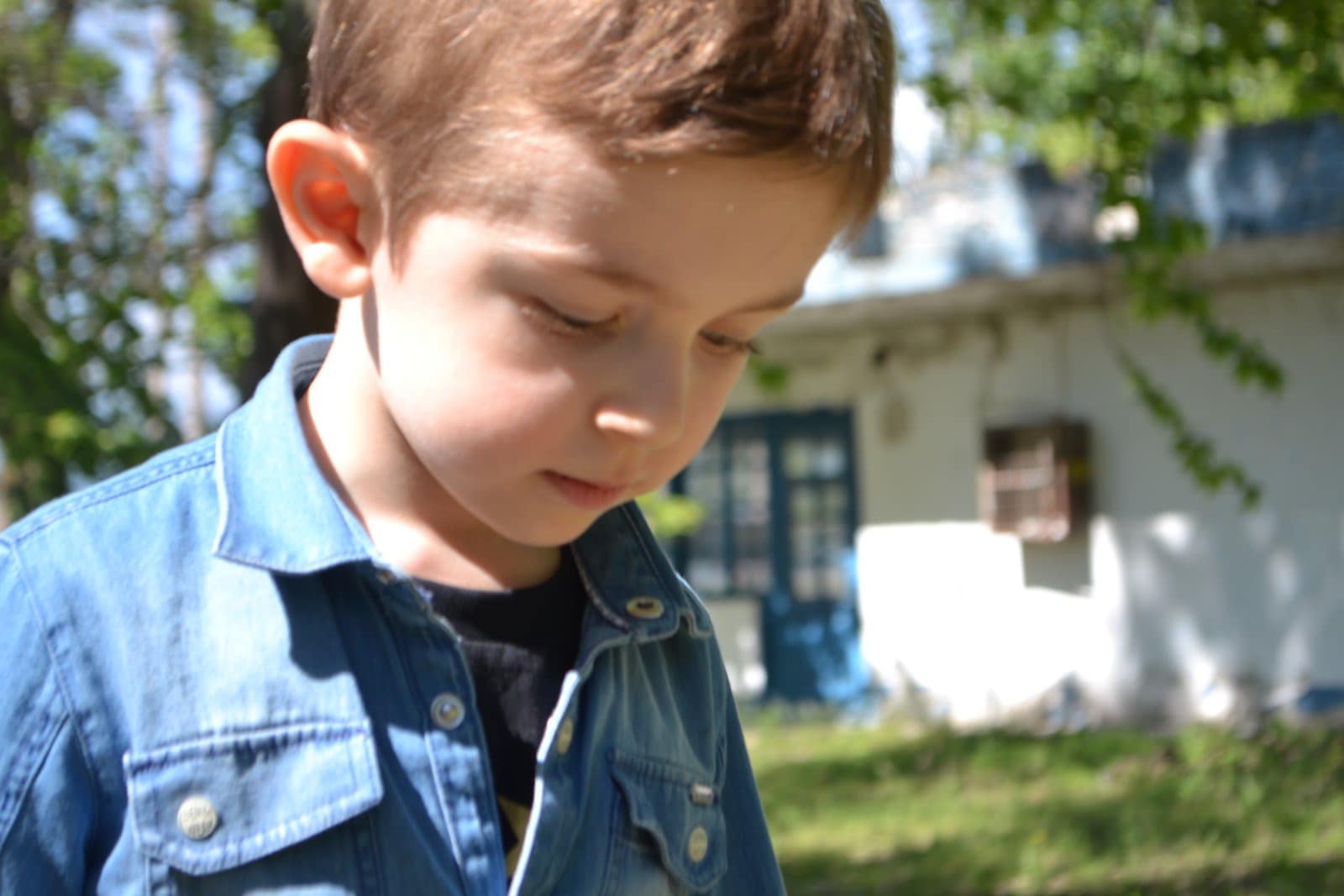 Ο μικρός Χρήστος έχει σοβαρό πρόβλημα ακοής και χρειάζεται τη βοήθειά μας