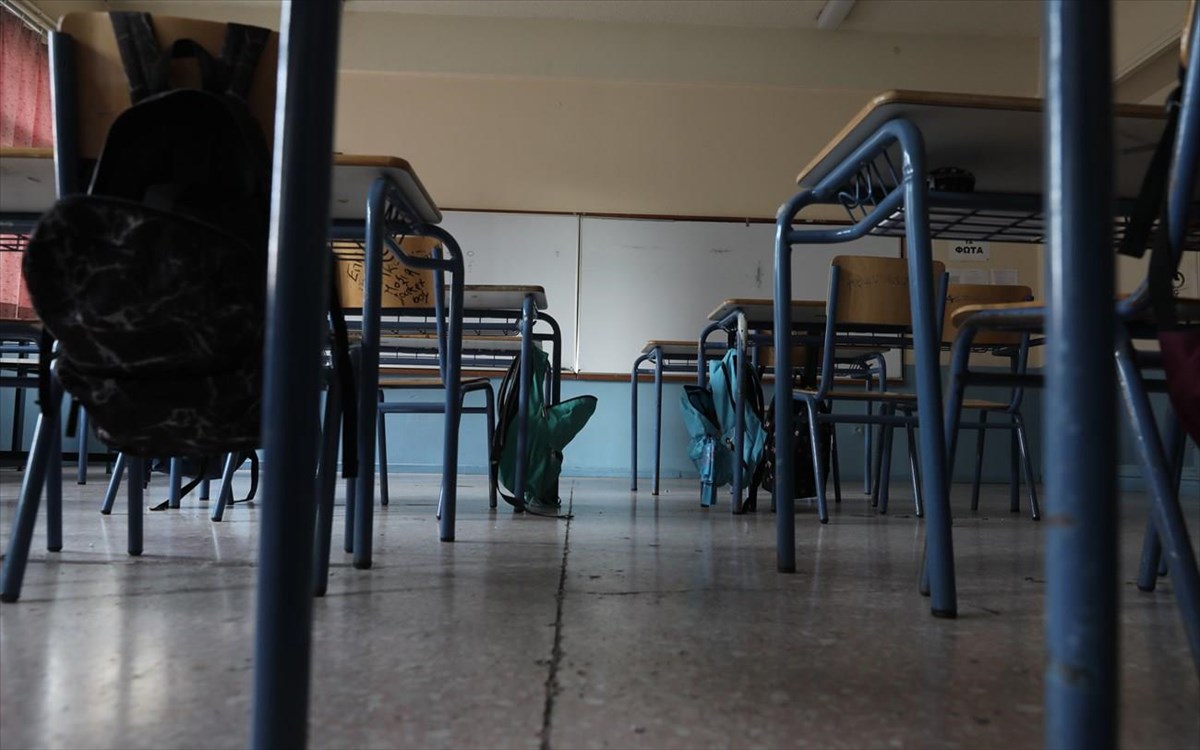 Αιγάλεω: Τρία παιδιά ηλικίας 5, 7 και 10 ετών, απείλησαν μαθητές με μαχαίρια!