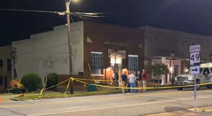 Έσωσε την αδερφή του από πυροβολισμούς στο πάρτι της και πέθανε στην αγκαλιά της