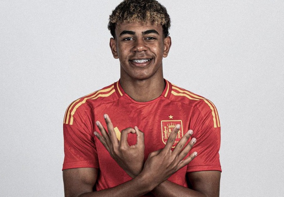 Η συγκινητική ιστορία του έφηβου ποδοσφαιριστή της Εθνικής Ισπανίας