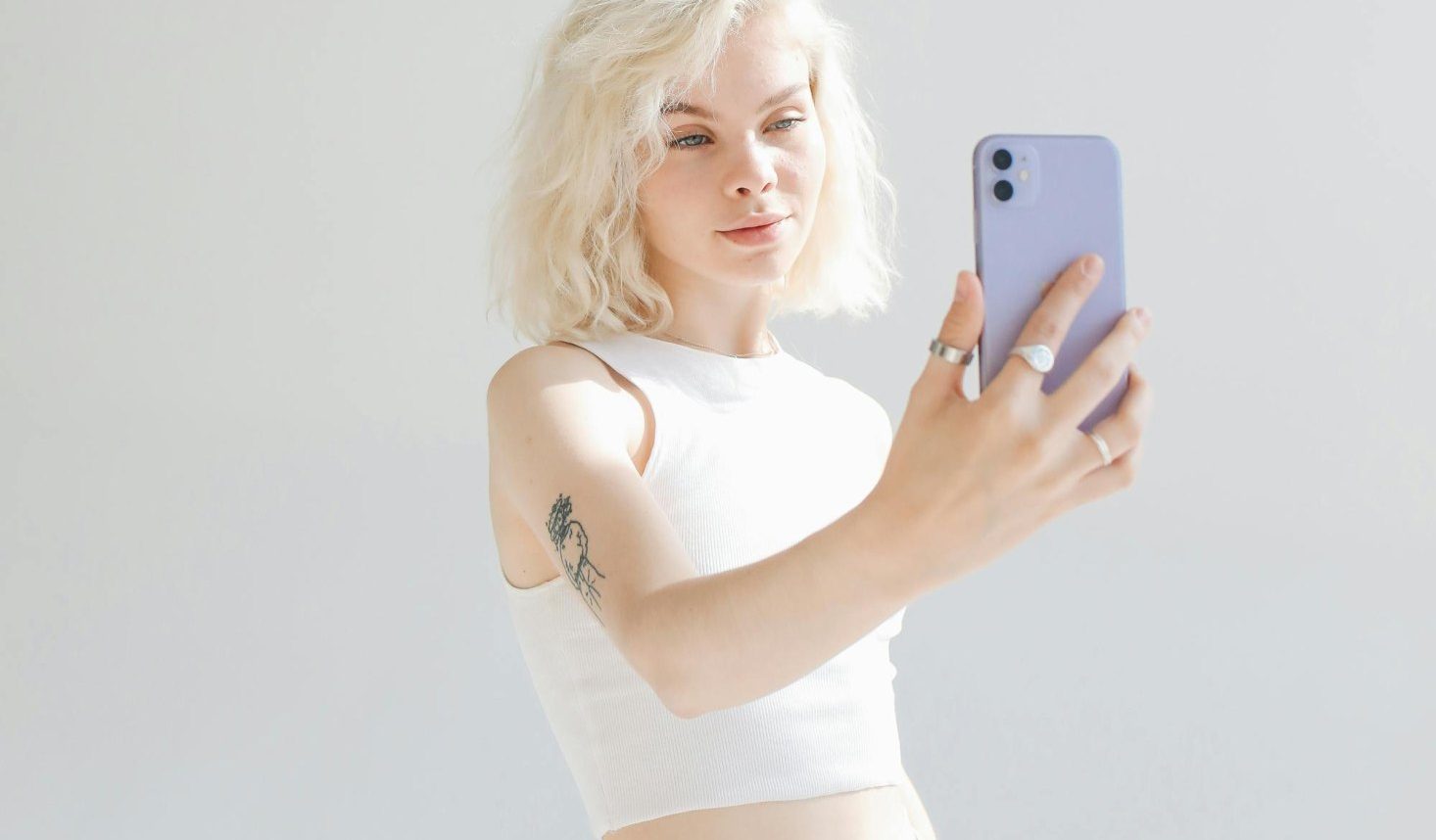 Τι να κάνετε εάν το έφηβο παιδί σας καταδιώκεται από stalker