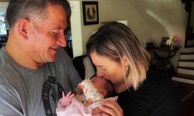 Αφροδίτη Σκαφίδα – Πύρρος Δήμας: Στο Παρίσι για τους Ολυμπιακούς Αγώνες με την κόρη τους