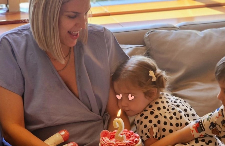 Μαντώ Γαστεράτου: Νοσηλεύεται σε μαιευτήριο - εκεί γιόρτασε τα γενέθλια της κόρης της