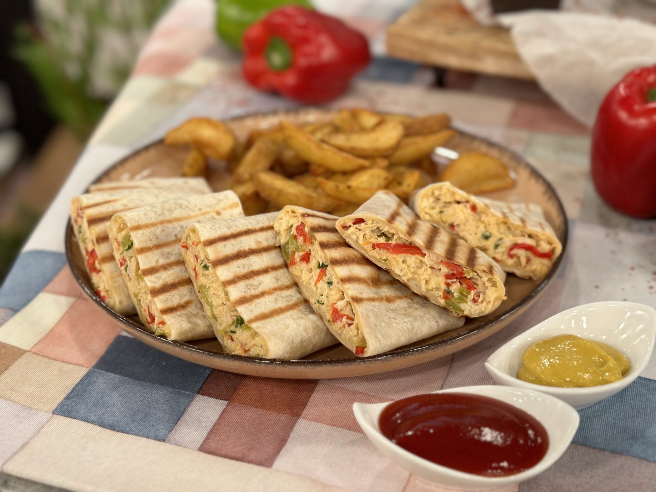 Εύκολη κοτόπιτα στην τοστιέρα για τους γονείς που δεν έχουν πολύ χρόνο